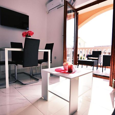 Apartments Samac Шибеник Экстерьер фото