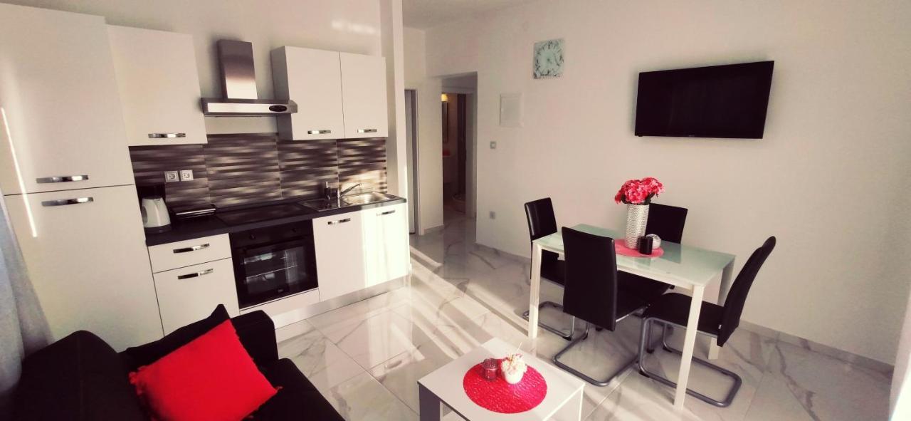 Apartments Samac Шибеник Экстерьер фото