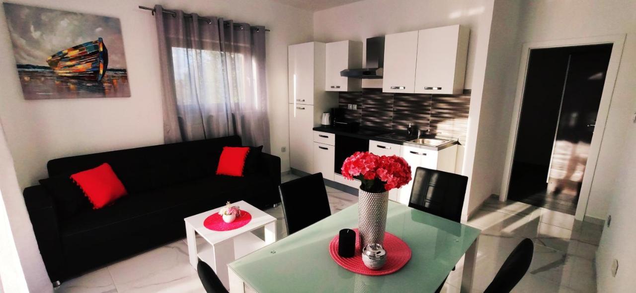 Apartments Samac Шибеник Экстерьер фото